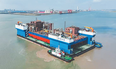 欧陆注册：全球最大江海移动船坞完成出海运输任务